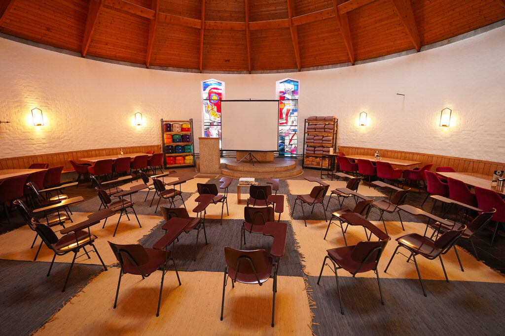 Seminarausstattung im Seminarraum Erfahrungsreich Kelheim