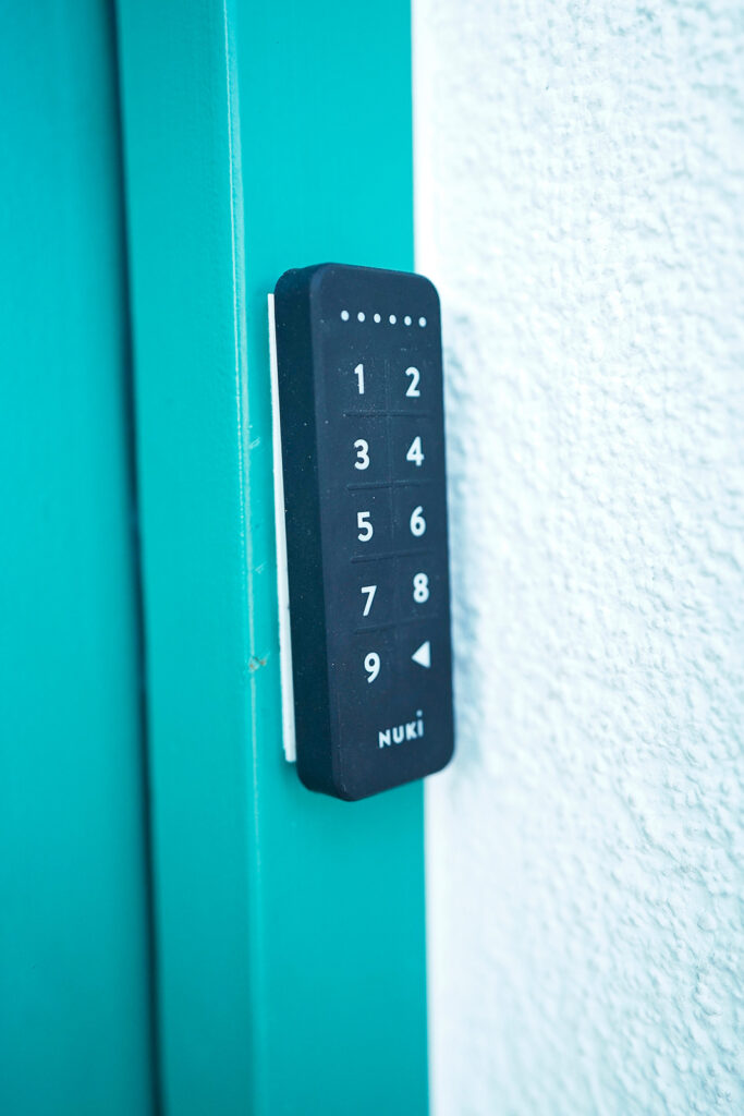 Eingang mit Code im Erfahrungsreich Kelheim